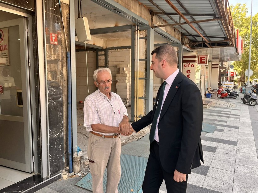  Sındırgı Kaymakamı Doğukan Koyuncu Esnafın Sorunlarını Dinledi