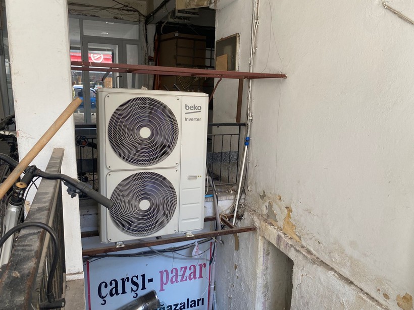 Balıkesir'de Binaların Cephesi Dış Üniteye Teslim
