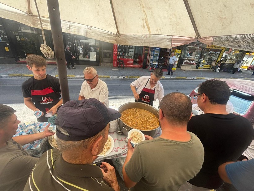 Atalar Caddesi Esnafı Bakın Bu Sefer Ne Yaptı!
