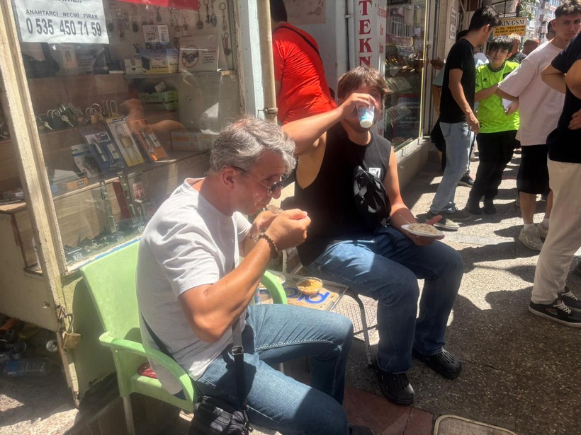 Atalar Caddesi Esnafı Bakın Bu Sefer Ne Yaptı!