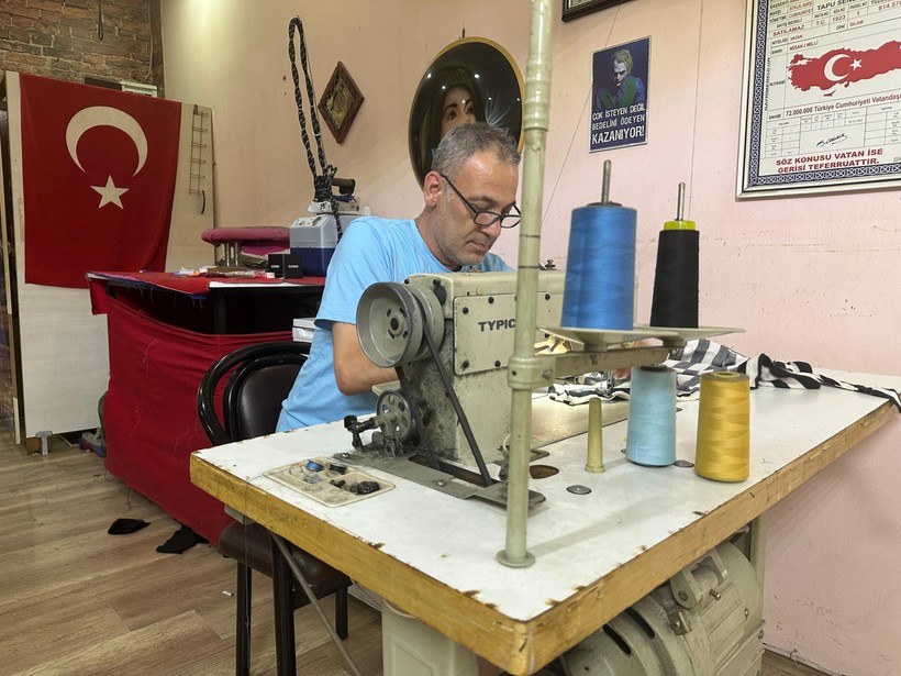 İğneyle Geçen 2 Ömür, Terzilikte 2 Kuşağın Hikayesi 