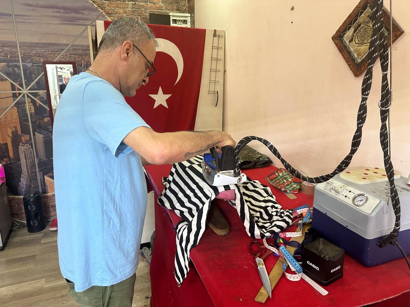 İğneyle Geçen 2 Ömür, Terzilikte 2 Kuşağın Hikayesi 