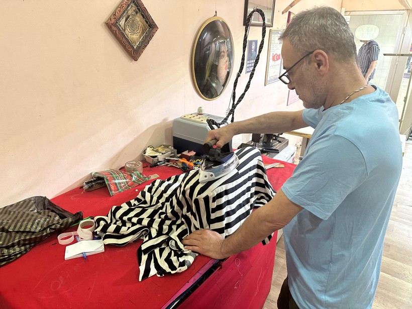 İğneyle Geçen 2 Ömür, Terzilikte 2 Kuşağın Hikayesi 