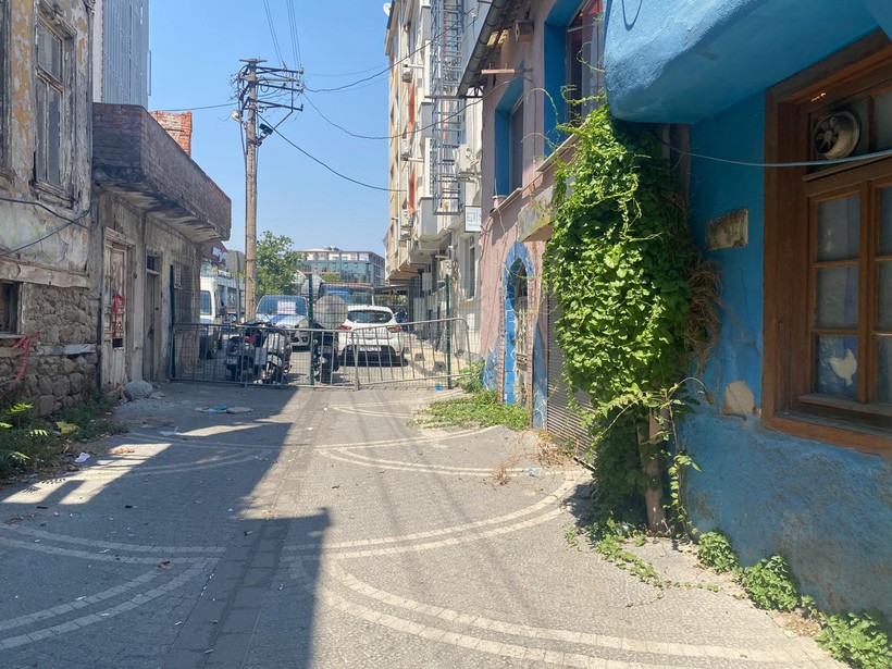 Balıkesir'de Güvenlik Gerekçesiyle Sokağa Set Çekildi