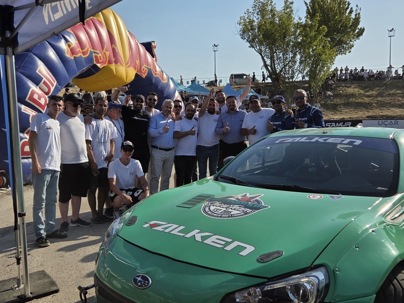 Balıkesir’de Otomobil Tutkusu Zirve Yaptı 