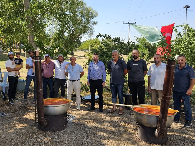 Orhanlı Mahallesinde Geleneksel Tuzlu Aşure Hayrı 