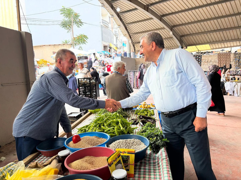 Balya Pazarı’nda Başkan Gaga’ya Yoğun İlgi 