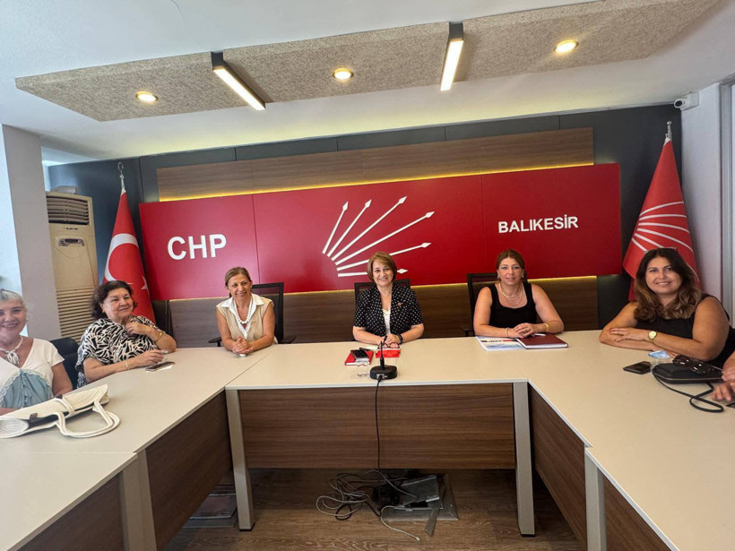 CHP Balıkesir Kadın Kolları’ndan İktidara Tepki: “Kurtuluş Yok Tek Başına” 