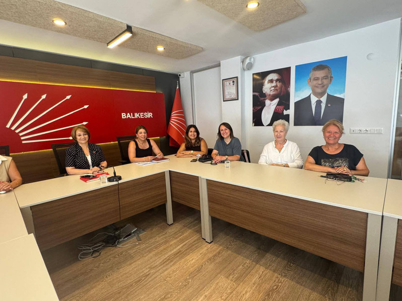 CHP Balıkesir Kadın Kolları’ndan İktidara Tepki: “Kurtuluş Yok Tek Başına” 