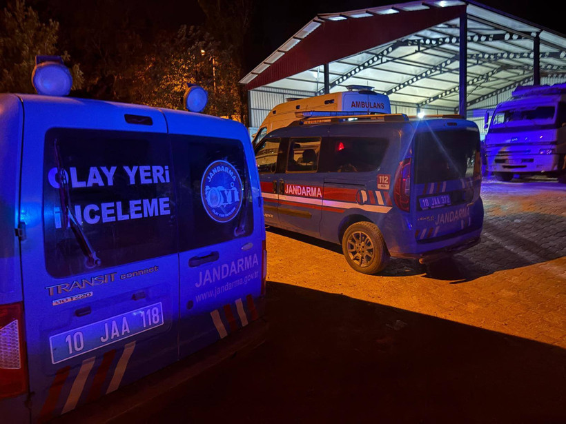 Önce eşini sonra kendini öldürdü 