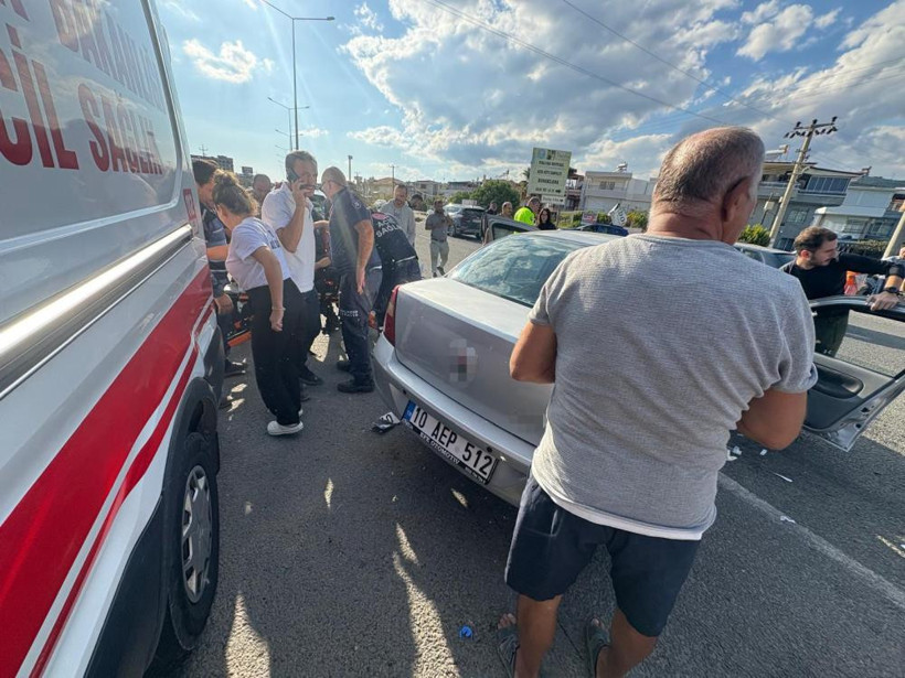 Edremit’te Feci Kaza: 2 Yaralı Hastaneye Kaldırıldı - 1. resim