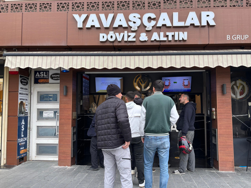 Balıkesir’de Döviz Hareketliliği: Çarşıda Euro, Altın, Dolar Kuyruğu