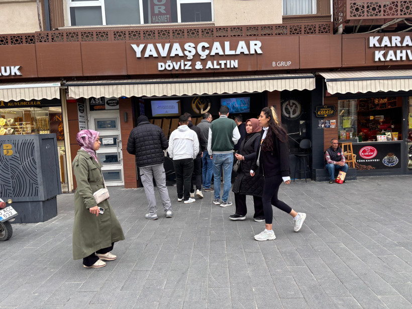 Balıkesir’de Döviz Hareketliliği: Çarşıda Euro, Altın, Dolar Kuyruğu