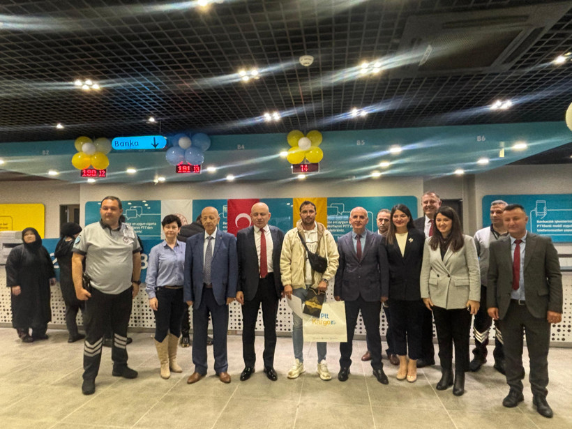 Balıkesir PTT'de Anlamlı An: 185.Sıra Müşteriye Sürpriz! - 3. resim