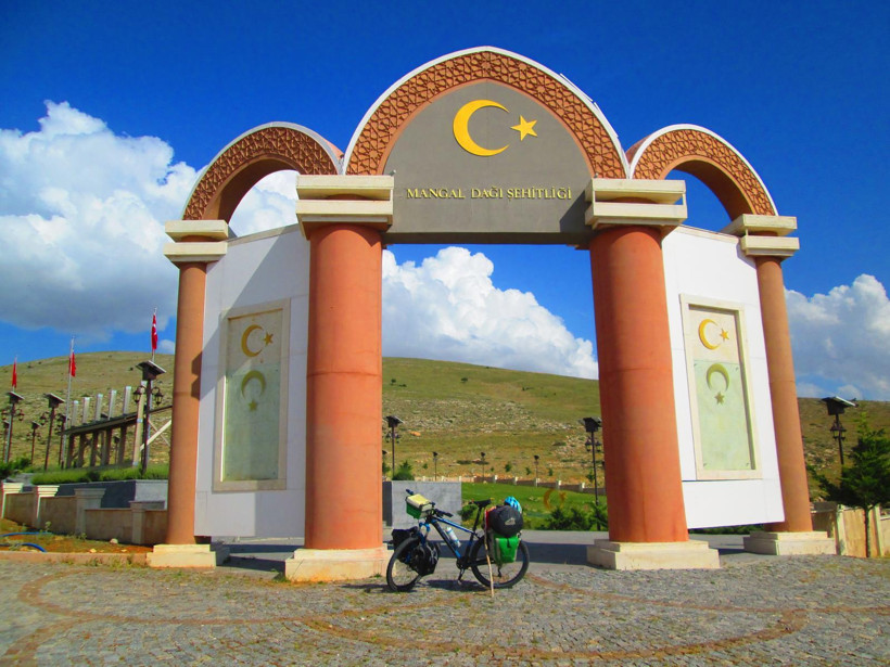 Tülbentlerin Arasından Çıkan İstiklal Madalyası - 2. resim