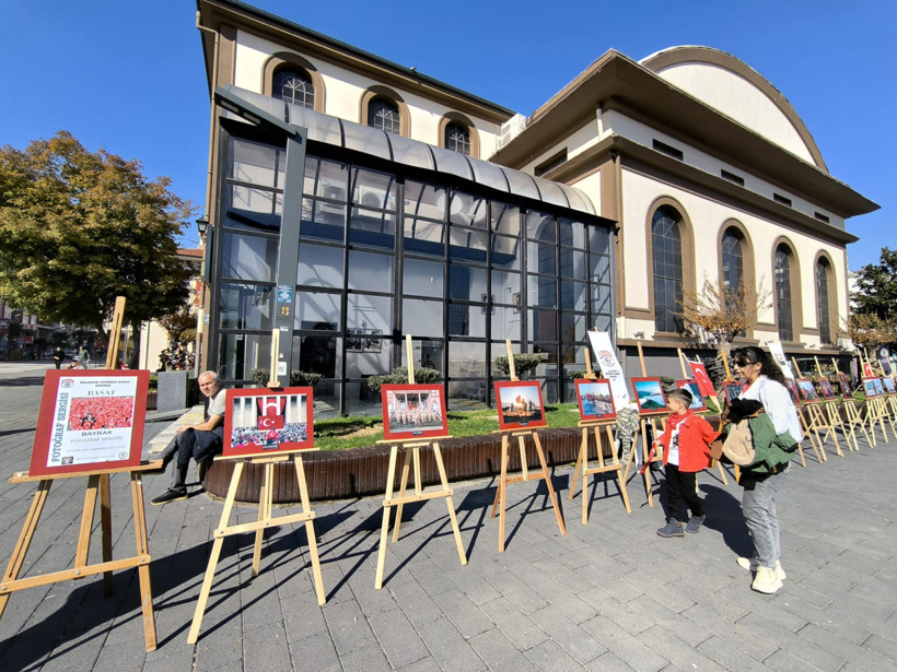 BASAF’ın “Bayrak” Konulu Fotoğraf Sergisi Açıldı - 1. resim