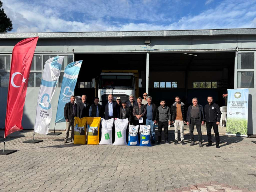 Büyükşehir’in tohum desteği üreticinin yüzünü güldürüyor - 1. resim