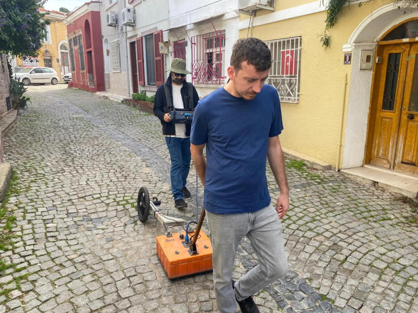 Ayvalık’ta Jeoradarla Tarih Aranıyor