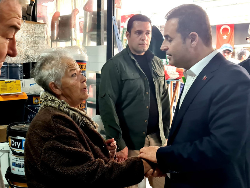 Başkan Akın Altınoluk’ta Esnafla Buluştu