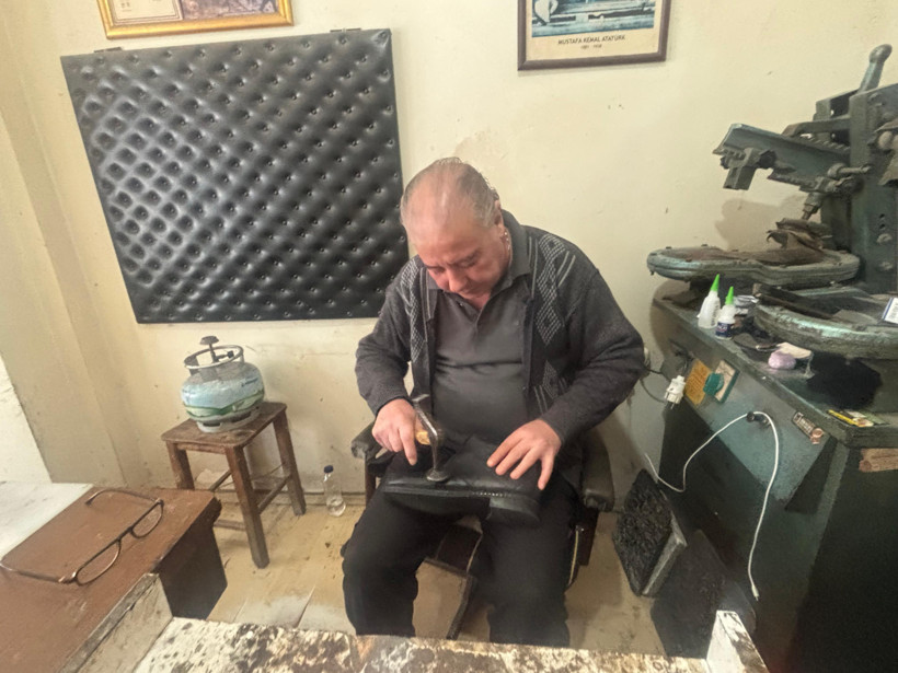 Bir Ömür Deri Kokusu: 89’dan Bu Yana Şeref Kundura’nın Hikayesi