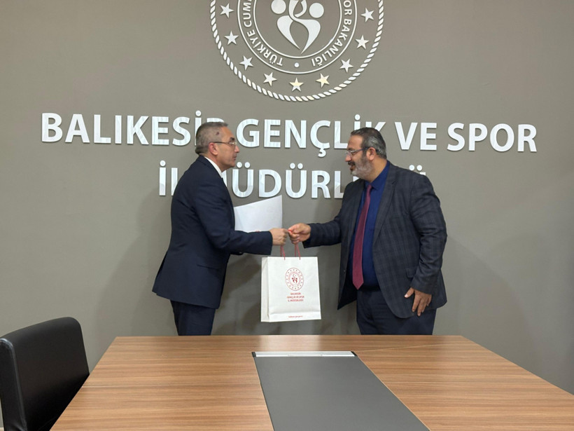 Yerinde Sigara Bırakma Hizmetine Balıkesir'den Ödül! Bakın Personele Ne Verdiler