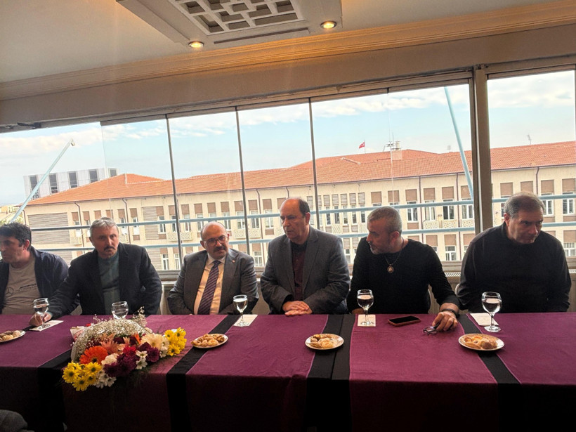 Vali Ustaoğlu’ndan Karadenizliler Derneğine Ziyaret