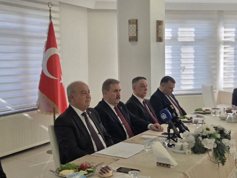 Mustafa Destici' den Deprem ve Öğretmenler Günü Açıklaması