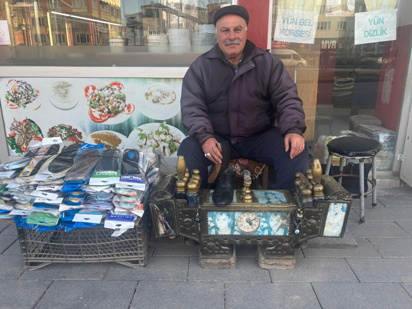 Balıkesir'de ayakkabı boyacılığı