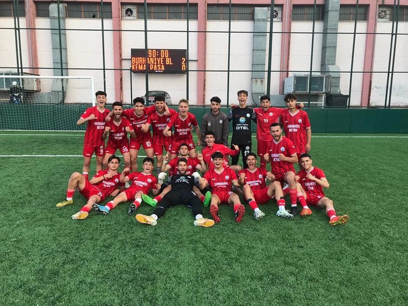 Burhaniye Belediyespor Finalde!