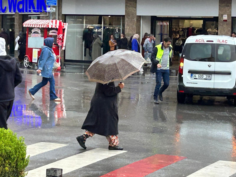 Balıkesir aralıklı yağan yağmura teslim - Resim: 1