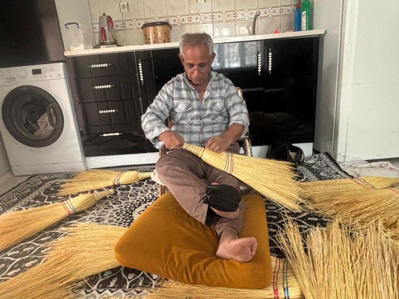 Balıkesir’de Süpürgeyi Rüyasında Bile Ören Usta - Resim: 3