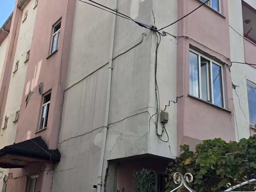 Sındırgı’da Korkutan Deprem: Başkan Sak “Hasarlı Bina Sayımız Arttı” Dedi - Resim: 4