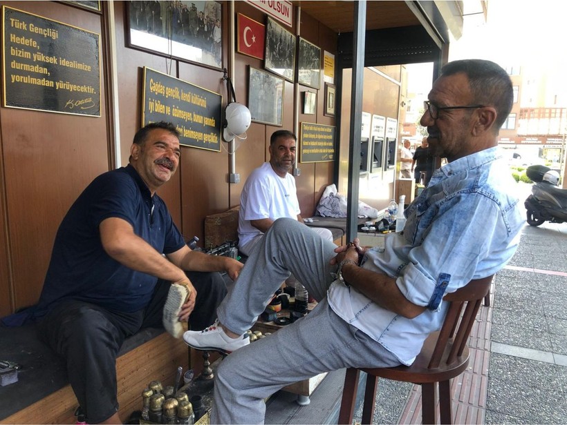 Balıkesir’de 3. Kuşak Ayakkabı Tamircisi: “Sokakta Unutulan Bir Mesleği Yaşatıyoruz”