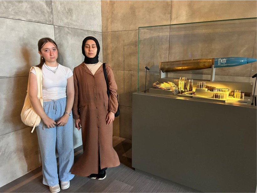 Aşık Oluyorsak da Önce Vatan İçin