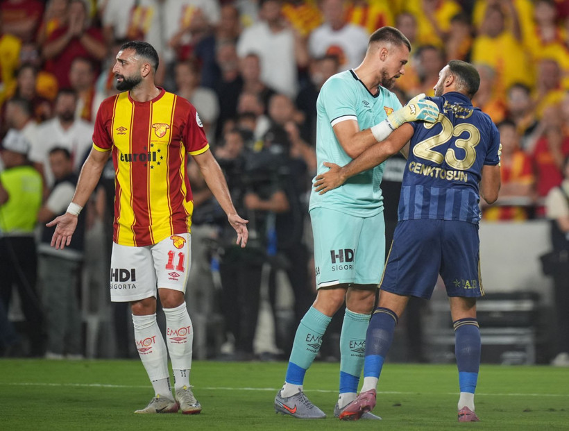 Fenerbahçe Penaltıyı Kaçırdı, Göztepe Direndi: Maç 0-0 Bitti - Resim: 4
