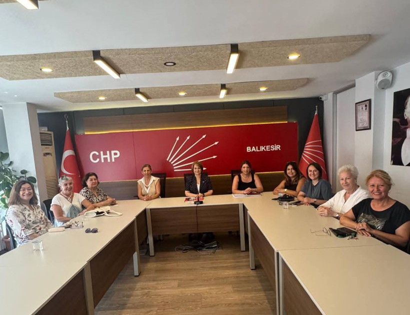 CHP Balıkesir Kadın Kolları’ndan İktidara Tepki: “Kurtuluş Yok Tek Başına” 