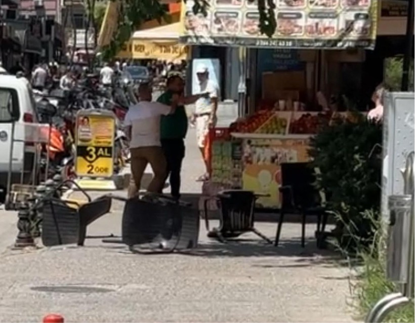 Balıkesir Merkezde Tartışma Sandalyeli Kavgaya Dönüştü