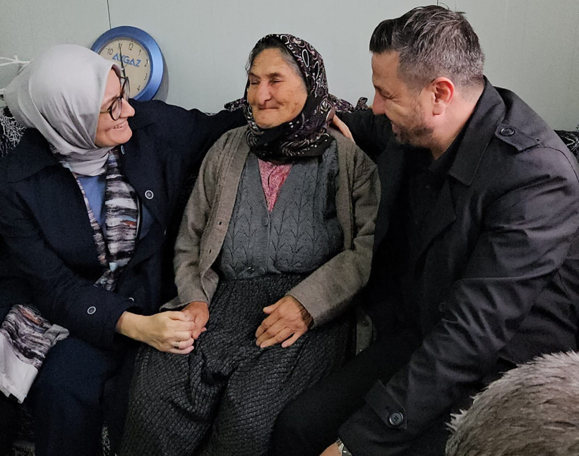 Belgin Uygur'dan Depremzede Cemile Teyze'ye Duygusal Ziyaret - 1. resim