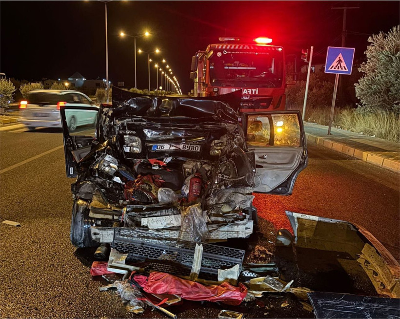 Edremit’te Zincirleme Trafik Kazası: 3 Yaralı - Resim: 3