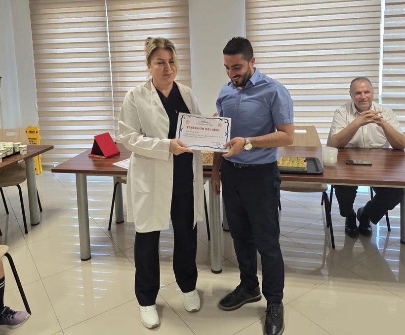 Havran'da Sağlık Emekçilerine Anlamlı Ödül