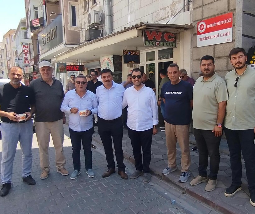  AK Parti Edremit İlçe Teşkilatından 15 Temmuz Şehitleri İçin Aşure Hayrı