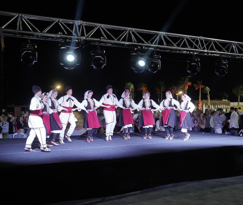 Ayvalık’ta Halk Oyunları Festivali Bitti