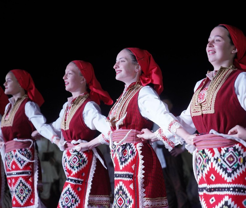 Ayvalık’ta Halk Oyunları Festivali Bitti