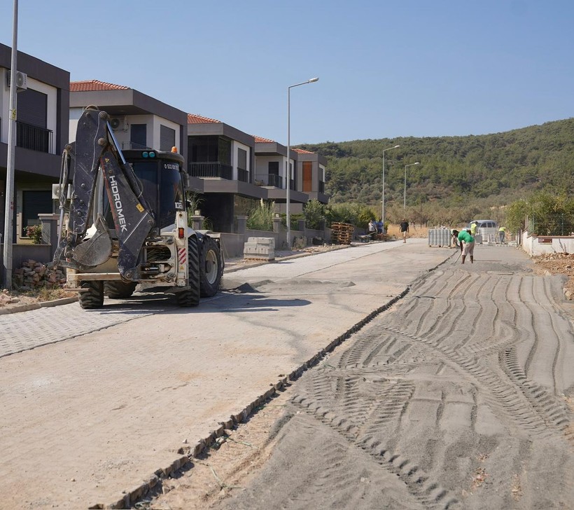 Cunda’da Yol Yenileme Çalışmaları Hız Kesmeden Devam Ediyor
