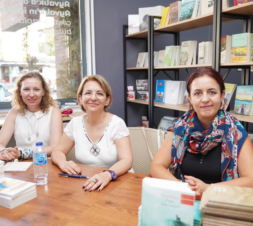 Ayvalık’ın Edebiyatçıları Geçmişin İzlerini Hikâyeye Taşıdı 