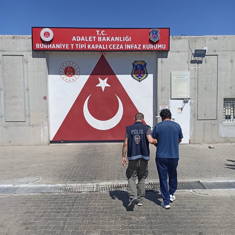 Burhaniye'de Uzun Süredir Aranan Hükümlü Yakalandı