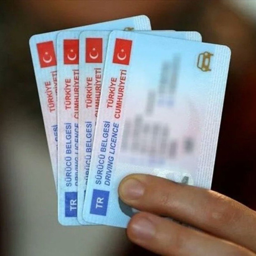 Eski Ehliyetler Artık Geçersiz: Yenilemeyenlere 7 Bin 438 TL Ceza - Resim: 2