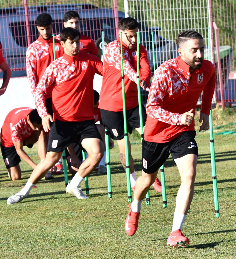 Balıkesirspor, Karşıyaka Deplasmanına Hazırlanıyor