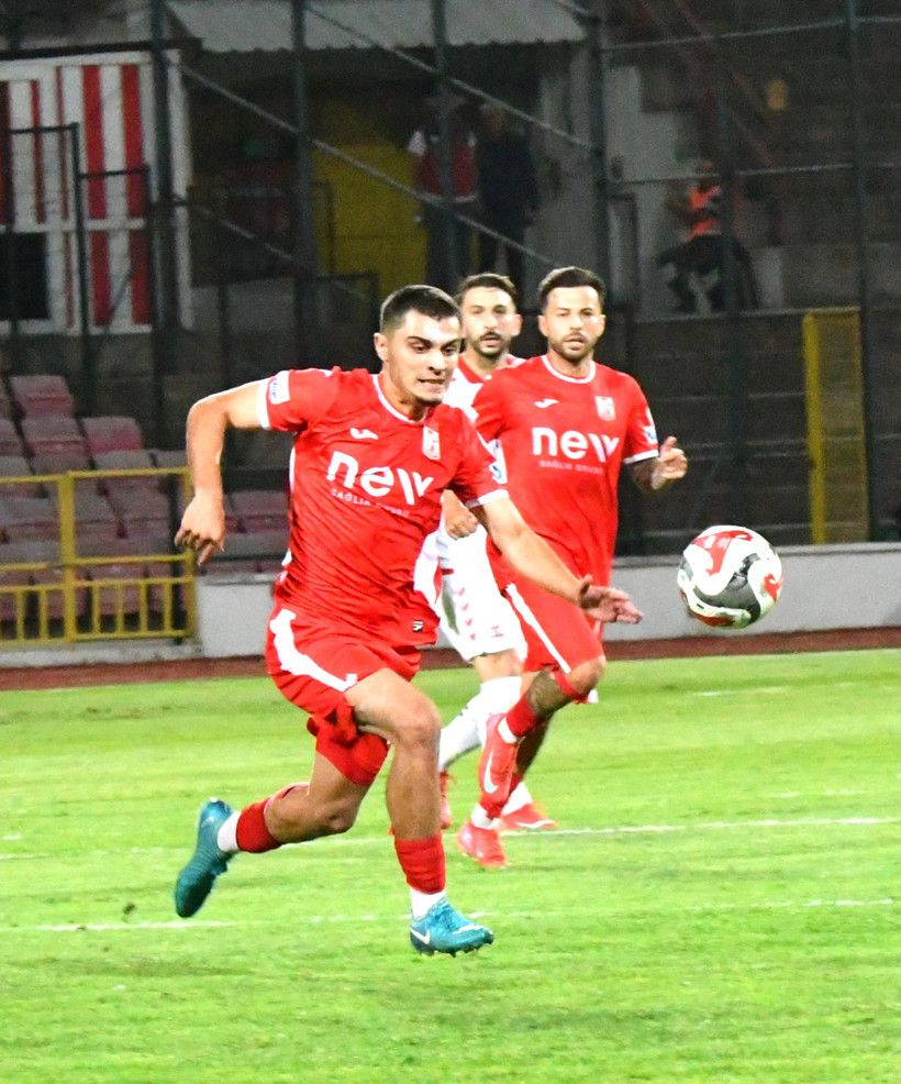 Balıkesirspor Kupaya Veda Etti: 2-1 Yalova FK Galip - 3. resim