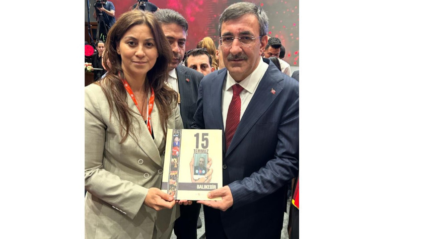 Cevdet Yılmaz’a 15 Temmuz Takdimi
